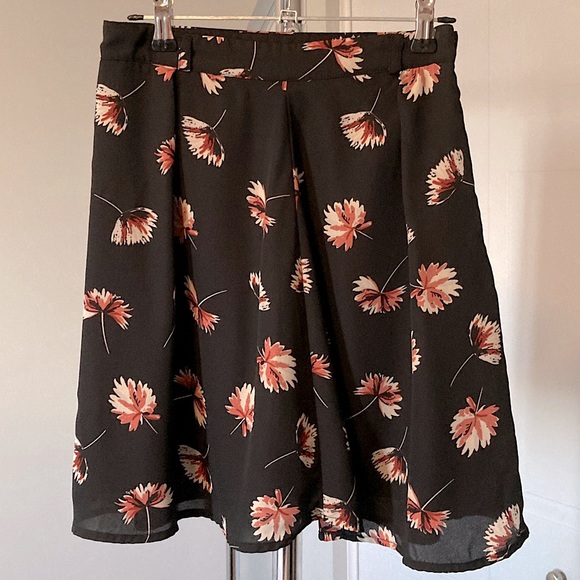 Floral Pleated Skirt - Picture 2 of 3